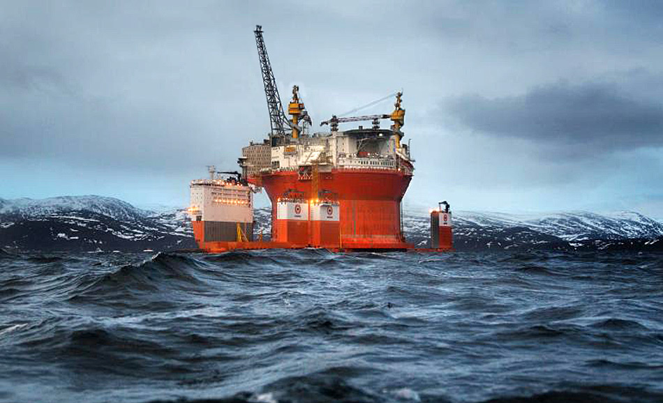 Die Ölplattform Goliat ist zurzeit die grösste Anlage weltweit. Sie liegt jetzt 85 km nördlich von Hammerfest an der norwegischen Küste und ist die nördlichste Ölplattform der Welt. Bild: Evgenia Arbugaeva, National Geographic